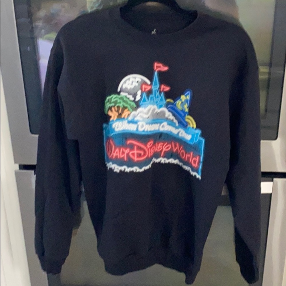 Sweatshirt